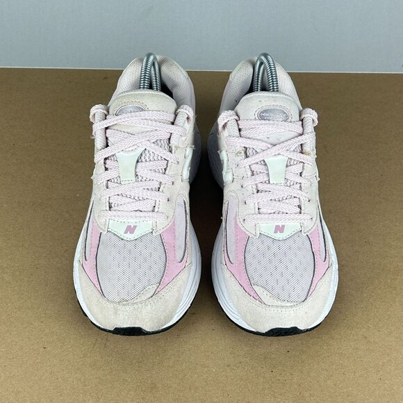 New Balance 2002R Athletic Shoes Kids 4 Pink White Low Top Lace Up Suede - Picture 2 of 10